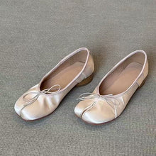 Load image into Gallery viewer, Women's Retro Ballet Flats - Low-Top Slip-On Comfort Shoes