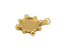 Load image into Gallery viewer, Enamel Round Flower Pendant, Sku#JD28