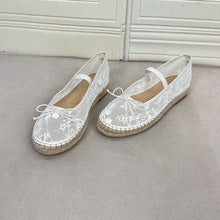Load image into Gallery viewer, Women's Round Toe Mesh Chunky Sole Sneakers – White Low-Top Shoes