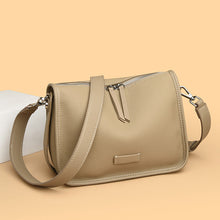 Load image into Gallery viewer, Women's Large Leather Saddle Crossbody Bag – Stylish Commuter Handbag