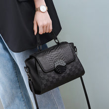 Load image into Gallery viewer, Women's Genuine Leather Commuter Shoulder Bag – Crocodile Pattern, Large Capacity