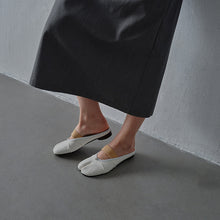 Load image into Gallery viewer, Women's Split-Toe Tabi Mules | Full Grain Cowhide Leather Ballet Flats