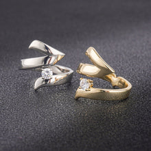 Load image into Gallery viewer, Artisan Asymmetric Diamond Ring Edgy Glamour for Standout Moments (MAC282)