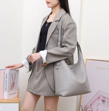 Load image into Gallery viewer, Women's Genuine Leather Bucket Crossbody Bag | Urban Minimalist Style