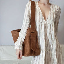 Load image into Gallery viewer, Large-capacity Genuine Leather Commuter Shoulder &amp; Underarm Bag | Vintage Chic Crossbody