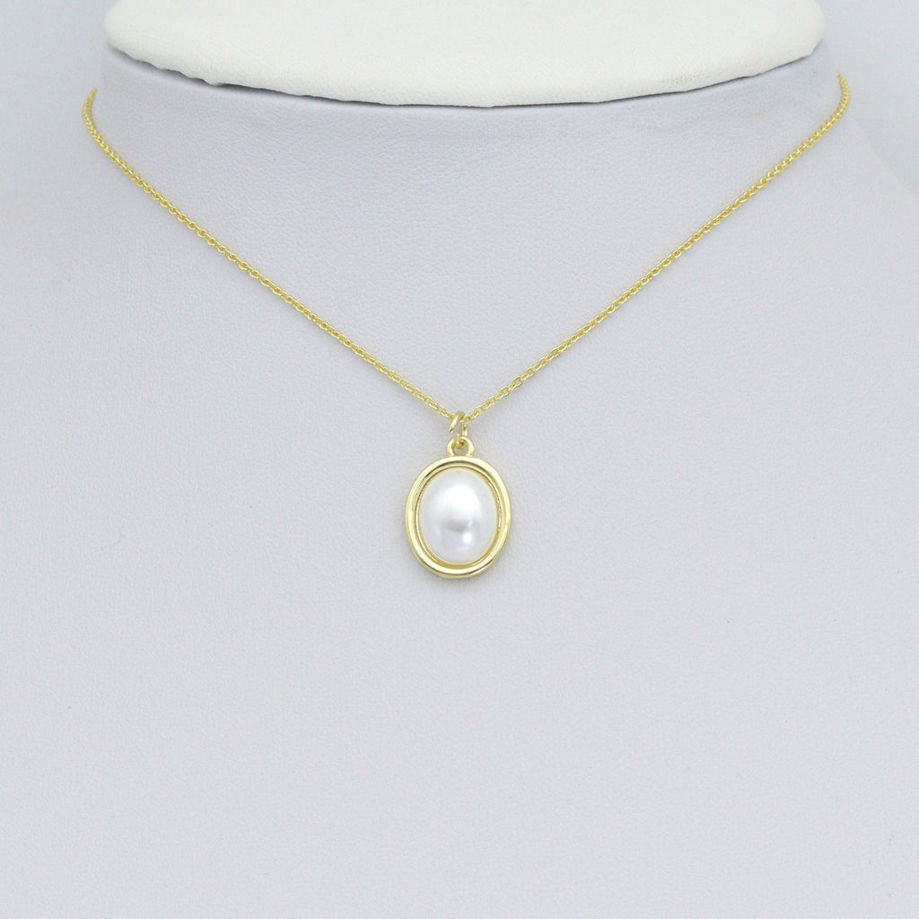 White Pearl Gold Oval Charm Pendant, Sku#LK1109