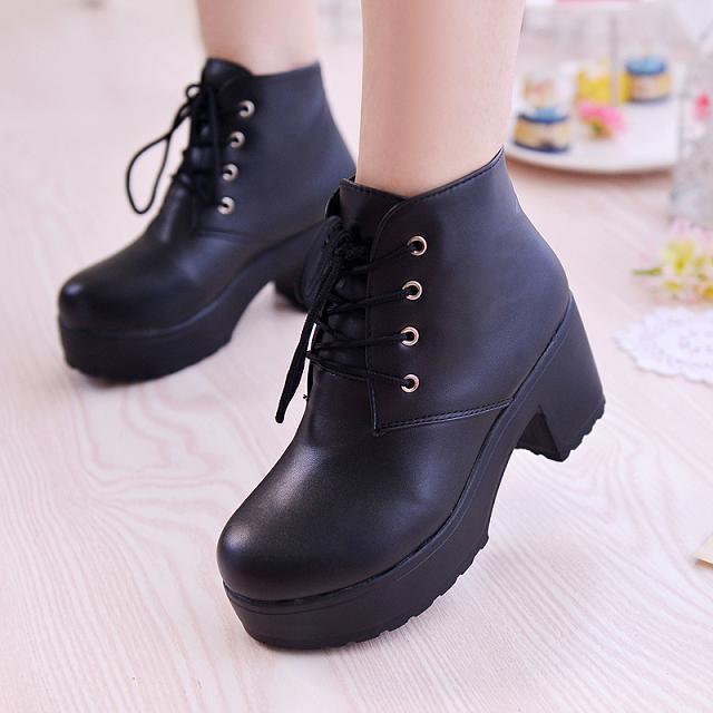 Women's Round-Toe Chunky-Sole Ankle Boots | PU Leather | Black & White