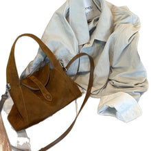 Load image into Gallery viewer, Women's Retro Minimalist Crossbody Bag – Matte Cowhide Leather Shoulder Bag