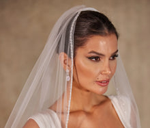 Load image into Gallery viewer, Crystal Knot Beaded Edge Wedding Veil - D250