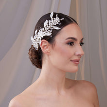 Load image into Gallery viewer, Resin Flower and Pearl Wedding Hair Vine