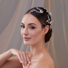 Load image into Gallery viewer, Set of Resin Flower Wedding Hair Pins