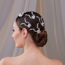 Load image into Gallery viewer, Set of Resin Flower Wedding Hair Pins