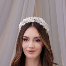 Load image into Gallery viewer, Handmade Pearl and Resin Flower Wedding Hair Band