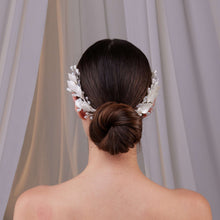 Load image into Gallery viewer, Two-Piece Resin Flower Hair Vine Set