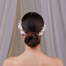 Load image into Gallery viewer, Two-Piece Resin Flower Hair Vine Set