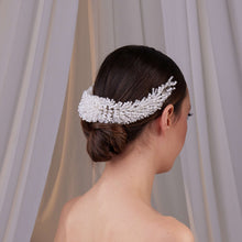 Load image into Gallery viewer, Pearl Bridal Hair Band