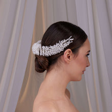 Load image into Gallery viewer, Pearl Bridal Hair Band
