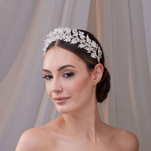 Load image into Gallery viewer, Rhinestone and Pearl Bridal Hair Band