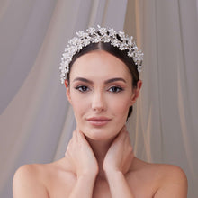Load image into Gallery viewer, Rhinestone and Pearl Bridal Hair Band
