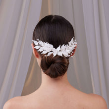 Load image into Gallery viewer, Elegant Resin Leaf Hair Comb