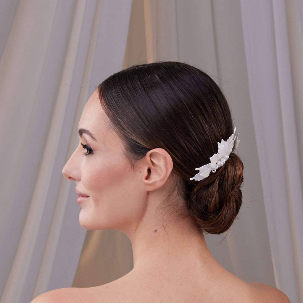 Two-Piece Resin Flower Wedding Hair Comb Set
