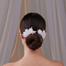 Load image into Gallery viewer, Two-Piece Resin Flower Wedding Hair Comb Set