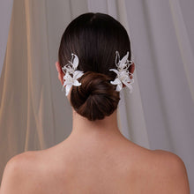 Load image into Gallery viewer, Two-Piece Resin Flower Hair Pin Set