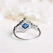 Load image into Gallery viewer, Blue Bead Decor Ring