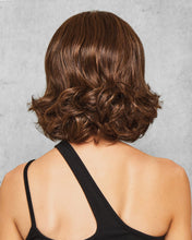Load image into Gallery viewer, Bombshell Bob Wig R3025S+. Glazed Cinnamon
