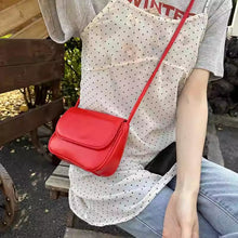 Load image into Gallery viewer, Retro Cookie-Shaped Crossbody Bag - Women's PU Leather Shoulder Bag | Sarah Express