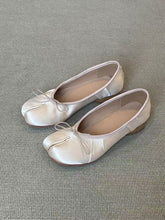 Load image into Gallery viewer, Women's Retro Ballet Flats - Low-Top Slip-On Comfort Shoes