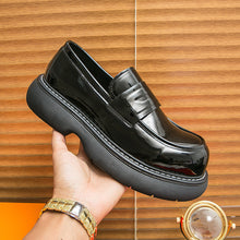 Load image into Gallery viewer, Men's British-Style Glossy Height-Increasing Leather Shoes – Tassel Loafer, Microfiber Upper