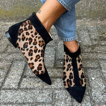 Load image into Gallery viewer, Women's Leopard Print Pointed-Toe Low Heel Shoes | Suede Back-Zip Casual Flats