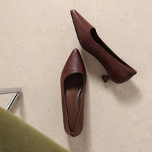 Load image into Gallery viewer, Women's Pointed-Toe Kitten Heel Pumps | Washed Full-Grain Cowhide Office Shoes