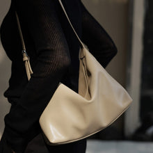 Load image into Gallery viewer, Fashionable And Versatile New Cowhide Shoulder Bag