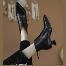 Load image into Gallery viewer, Women's French-Style Vintage Pointed-Toe Mid-Heel Ankle Boots | Back Zip | PU Leather