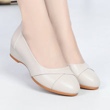 Load image into Gallery viewer, Women's Casual Round Toe Minimalist Low Heel Shoes | Cowhide Leather Flats
