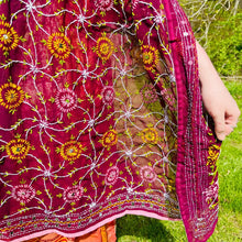Load image into Gallery viewer, Chiffon Phulkari Scarf