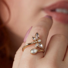Load image into Gallery viewer, Crystal Dragonfly Ring