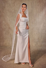 Load image into Gallery viewer, Flower Lace Bridal Veil- D216
