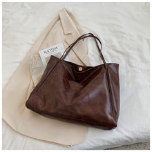 Load image into Gallery viewer, Women's Large Capacity Soft PU Leather Shoulder Bag Retro Casual Handbag