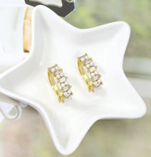 Load image into Gallery viewer, Pearl with Baguette CZ Band Ring, Sku#LD324