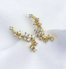 Load image into Gallery viewer, Gold Ear Climber Earring in Clear Crystal, Flower Blossom Earrings, Sku#B223