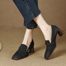 Load image into Gallery viewer, Women's Retro Chunky Heel Leather Shoes | British Style Round Toe Mid Heel Wool Leather Flats