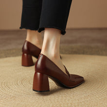Load image into Gallery viewer, Retro Brown Chunky Heel Pumps