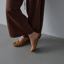 Load image into Gallery viewer, Women's Split-Toe Tabi Mules | Full Grain Cowhide Leather Ballet Flats