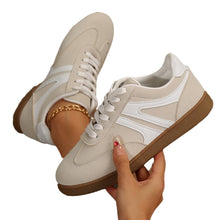 Load image into Gallery viewer, Women's Retro Round-Toe Running Flats