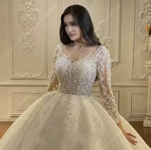 Load image into Gallery viewer, Luxury Beautiful Wedding Dress EDW232
