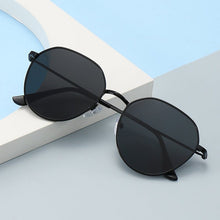 Load image into Gallery viewer, Elegant Retro Sunglasses for Women Classic with Gradient Lenses (MAC264)