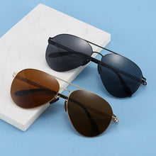 Load image into Gallery viewer, Elegant Retro Sunglasses for Women Classic with Gradient Lenses (MAC264)